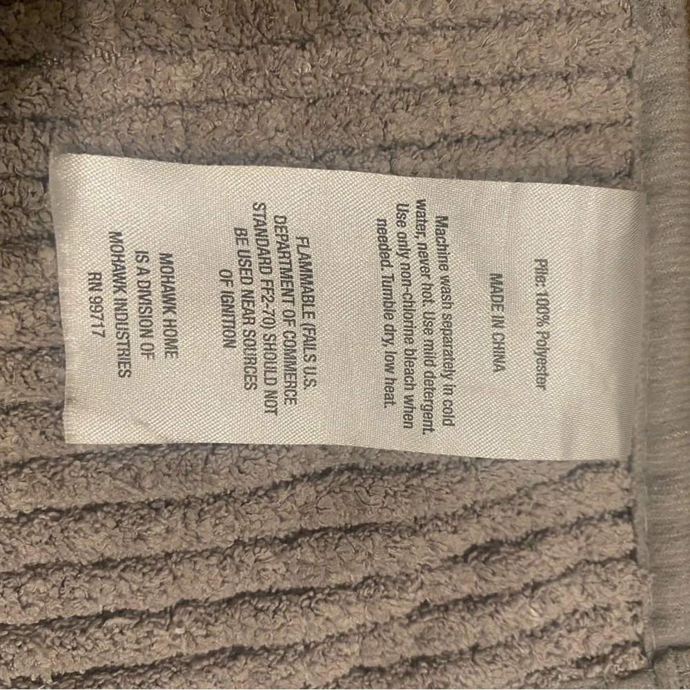 Mohawk Home gray bathroom rug size 24x17
